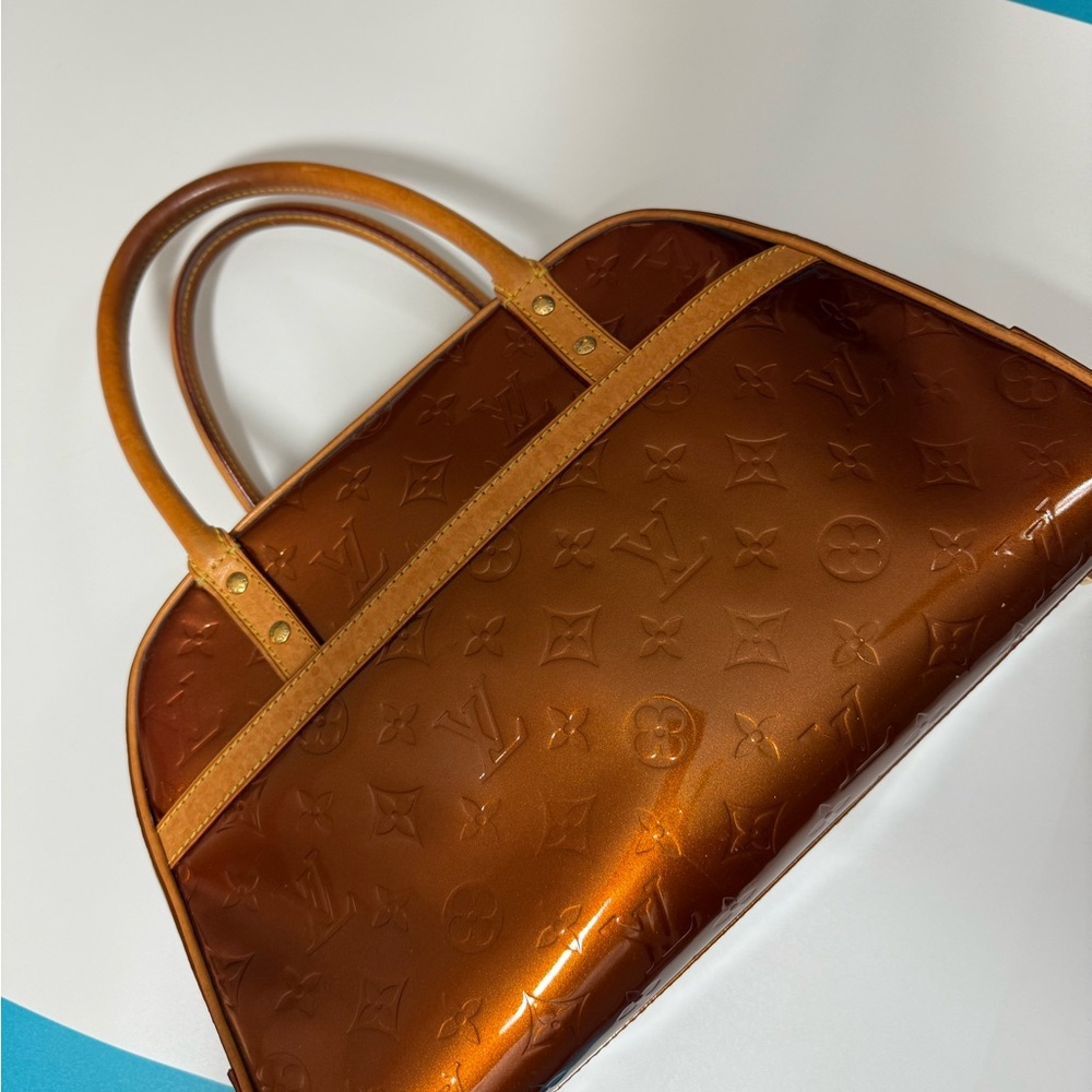 Louis Vuitton Tompkins Bronze Handbag